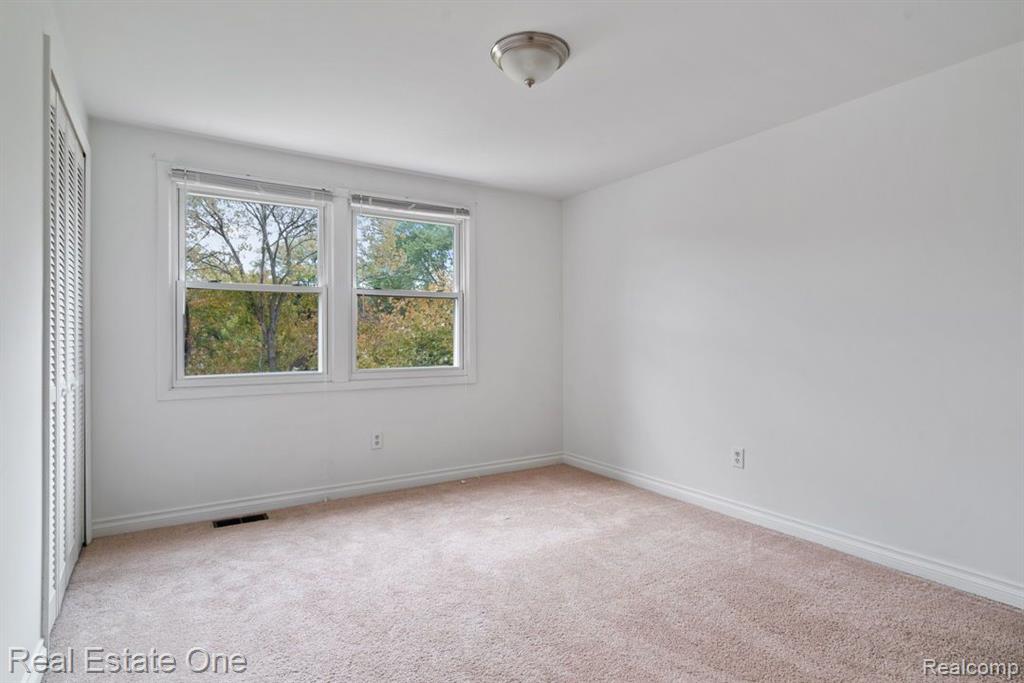4985 BUTLER Drive, Troy, MI 48085 — Photo 15