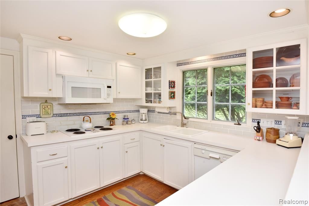 2026 W Bend Court, Bloomfield Hills, MI 48302 — Photo 17