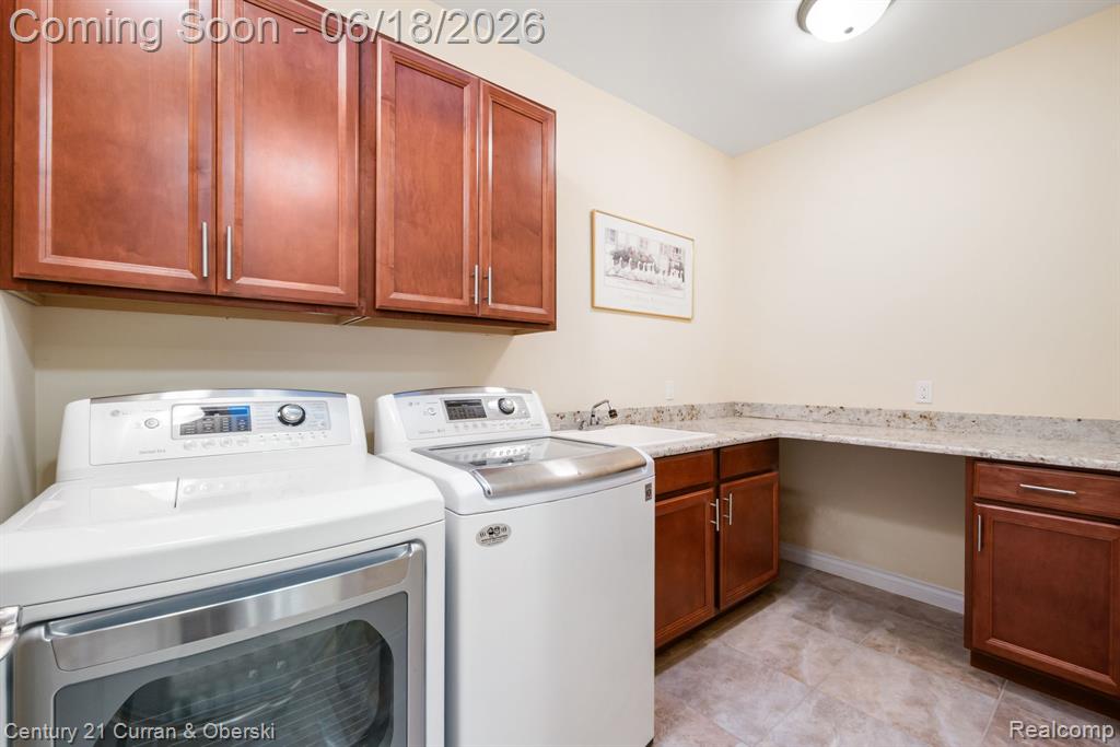 34225 Thornbrook Drive, Farmington, MI 48335 — Photo 43