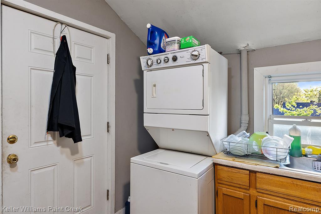 31 W BARRETT Avenue, Madison Heights, MI 48071 — Photo 17