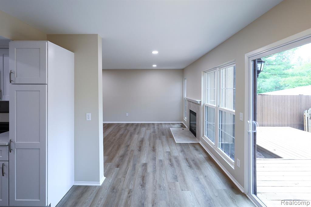 25151 GREENBROOKE Drive, Southfield, MI 48033 — Photo 11