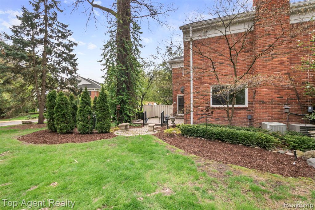 1200 Trailwood Path, Bloomfield Hills, MI 48301 — Photo 42