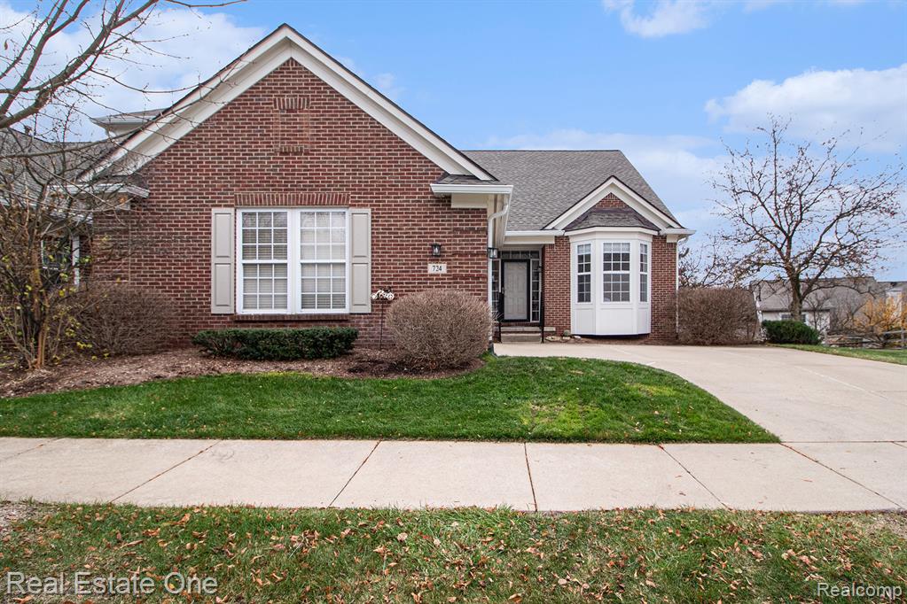 724 Knolls Landing Drive, 18, Milford, MI 48381 — Photo 4