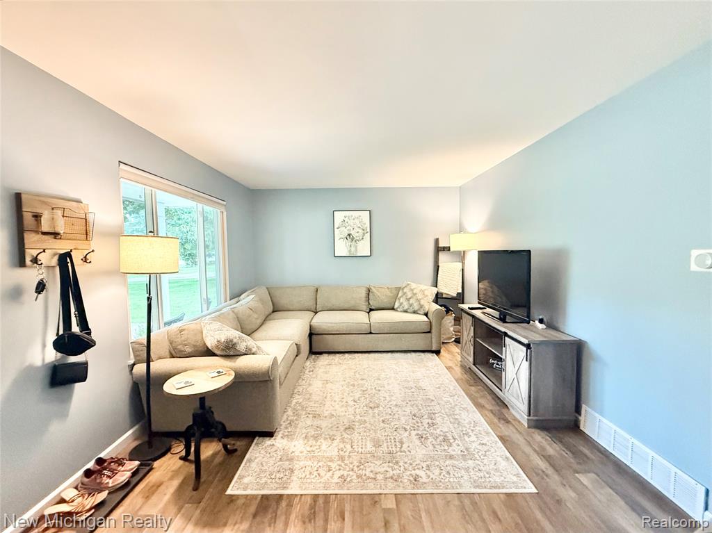 5534 Continental Road, Grand Blanc, MI 48439 — Photo 13