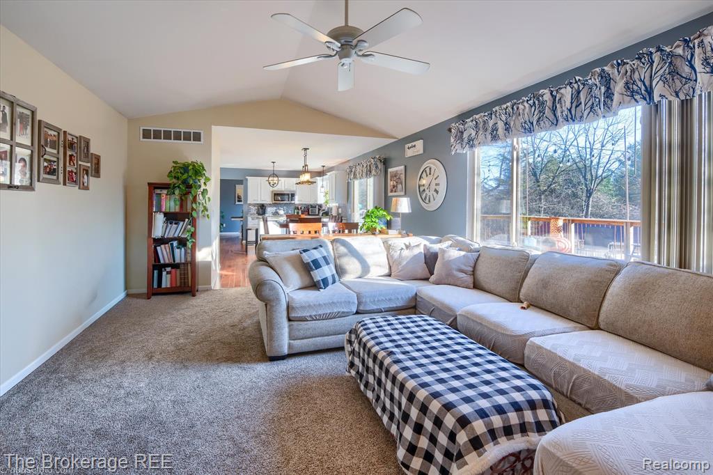 8380 Hunt Club Court, Grand Blanc, MI 48439 — Photo 39