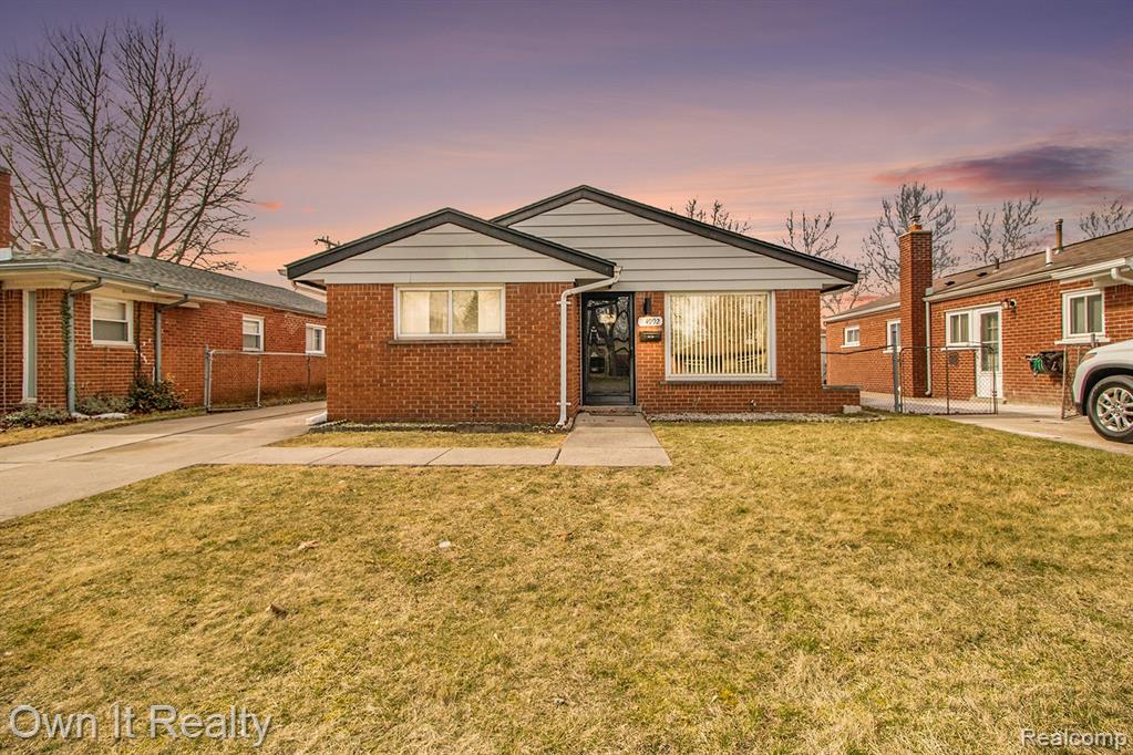 4992 MCKINLEY Street, Dearborn Heights, MI 48125 — Photo 2