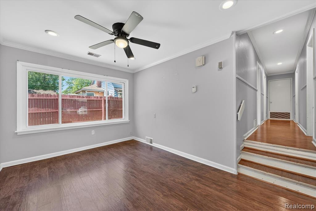 401 W Liberty Street, South Lyon, MI 48178 — Photo 6