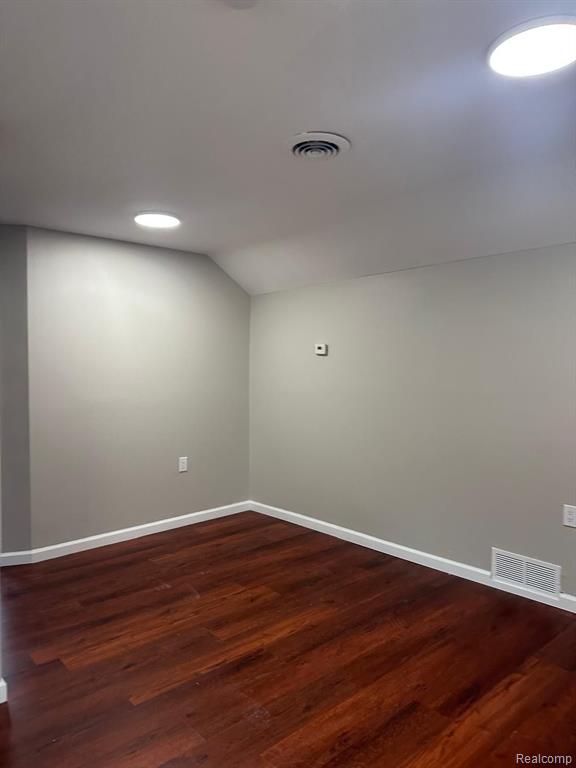 6557 HEYDEN Street, Dearborn Heights, MI 48127 — Photo 13
