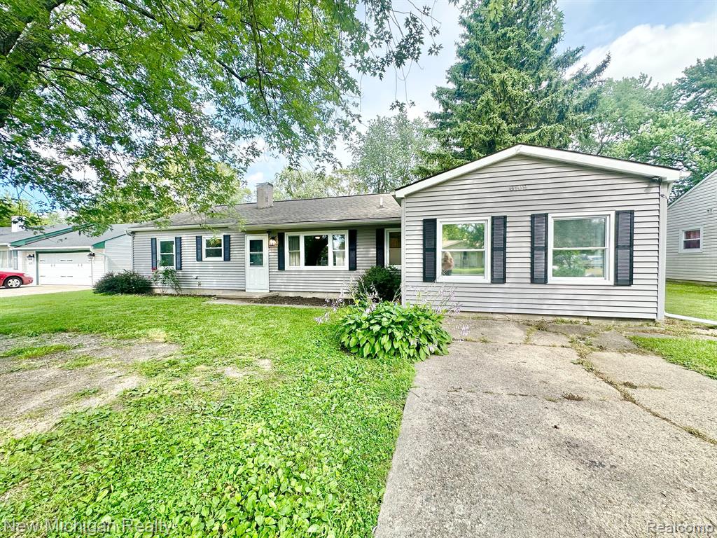 6109 WOODSDALE Drive, Grand Blanc, MI 48439 — Photo 2