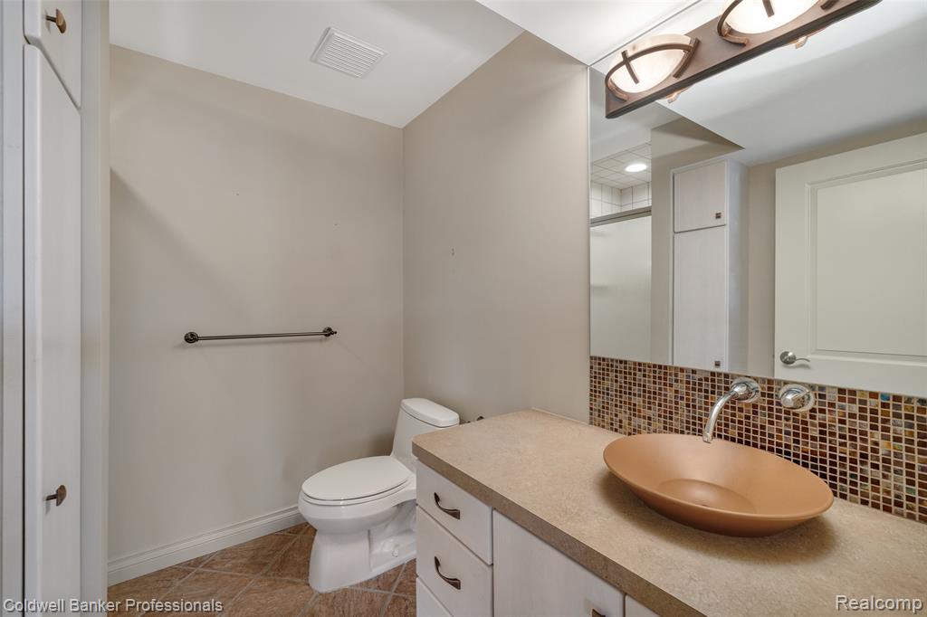 468 Orchard Ridge Drive, Lake Orion, MI 48362 — Photo 58