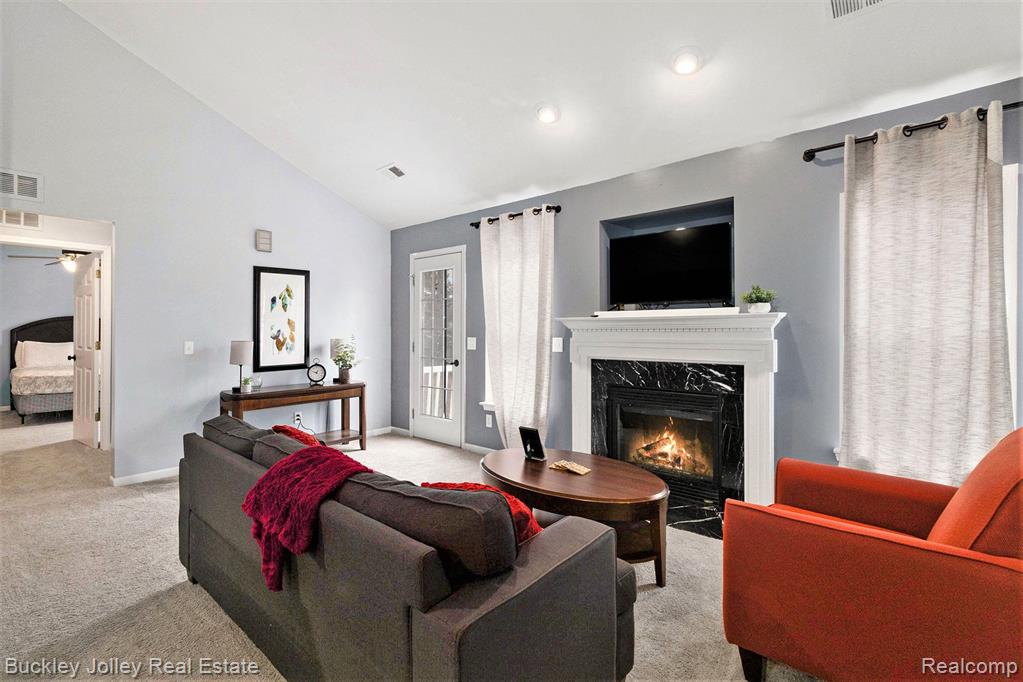 740 OLDE ENGLISH Circle, Howell, MI 48855 — Photo 15