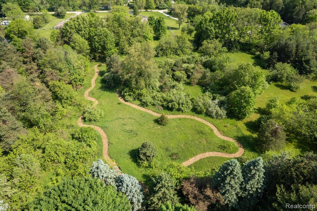 4530 STONE BARN, Milford, MI 48380 — Photo 2