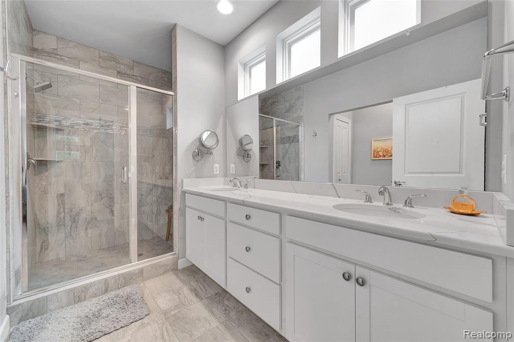 521 Heritage Ridge Drive, Milford, MI 48381 — Photo 21