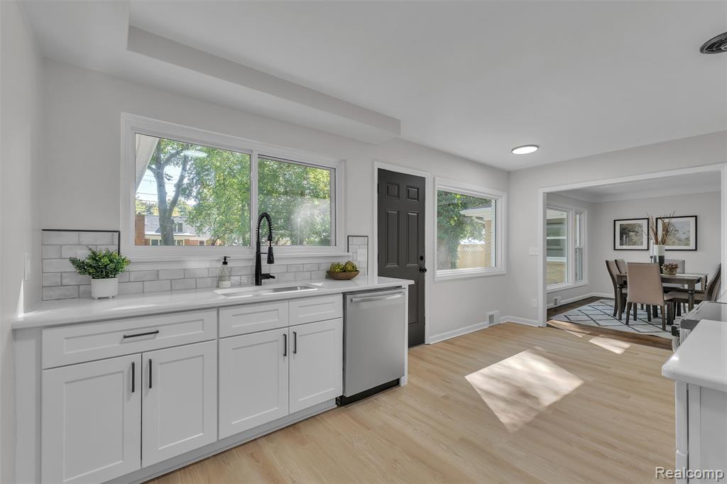 18755 Cambridge Boulevard, Lathrup Village, MI 48076 — Photo 13
