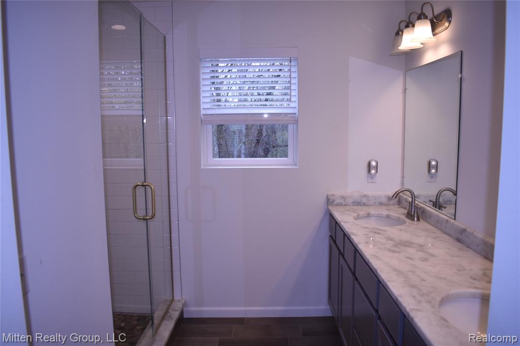 16255 Catalpa Ridge Drive, Holly, MI 48442 — Photo 14