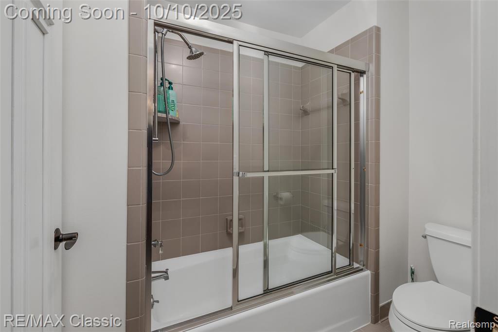 7040 Royal Villa Court, Canton, MI 48187 — Photo 48
