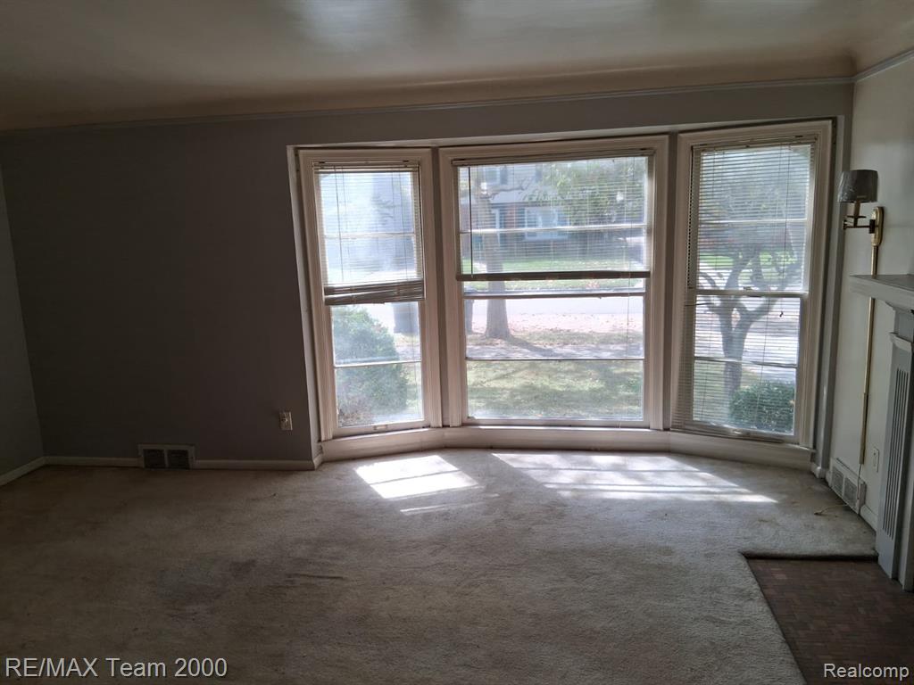 5228 Hillcrest Street, Detroit, MI 48236 — Photo 21