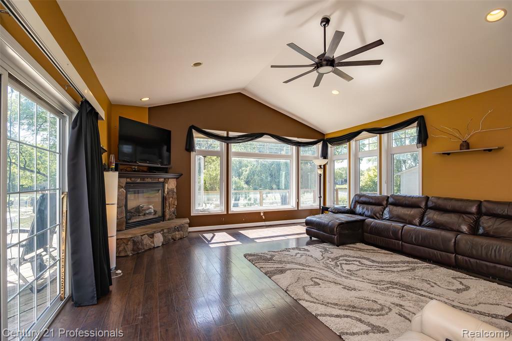 3251 Mann Road, Clarkston, MI — Photo 10