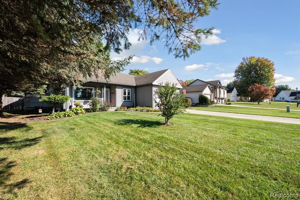 6358 Windham Place, Grand Blanc, MI 48439 — Photo 2