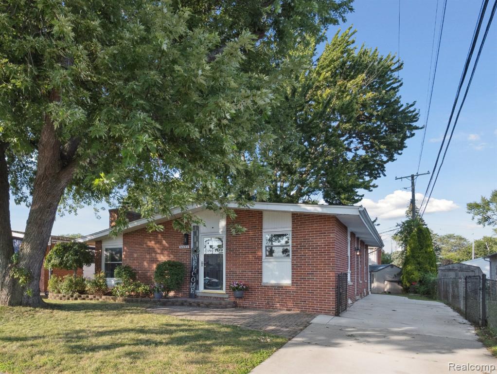 30083 Lisch Street, Gibraltar, MI — Photo 4