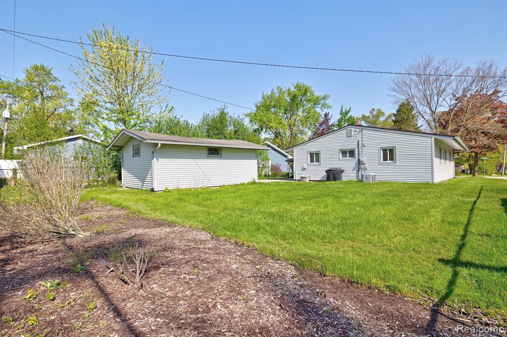 520 PARKVIEW Drive, Plymouth, MI 48170 — Photo 21