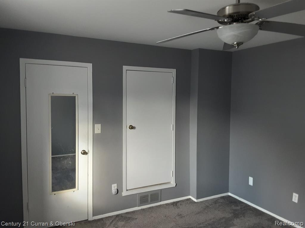41279 S WOODBURY GREEN Drive, Belleville, MI 48111 — Photo 22