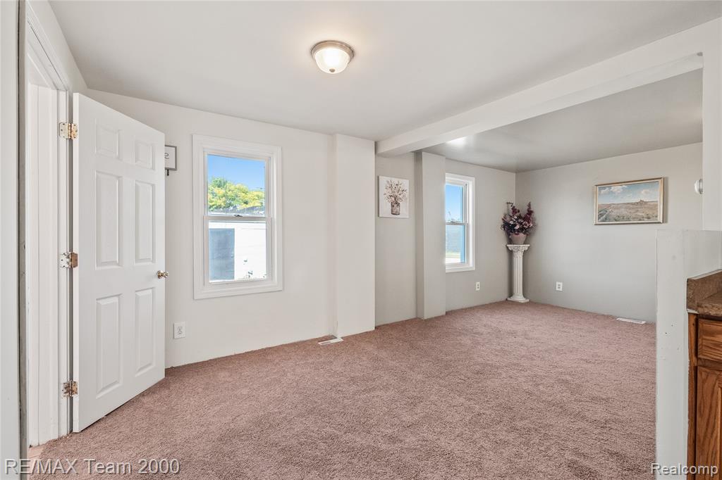 5842 Janet Avenue, Taylor, MI 48180 — Photo 12