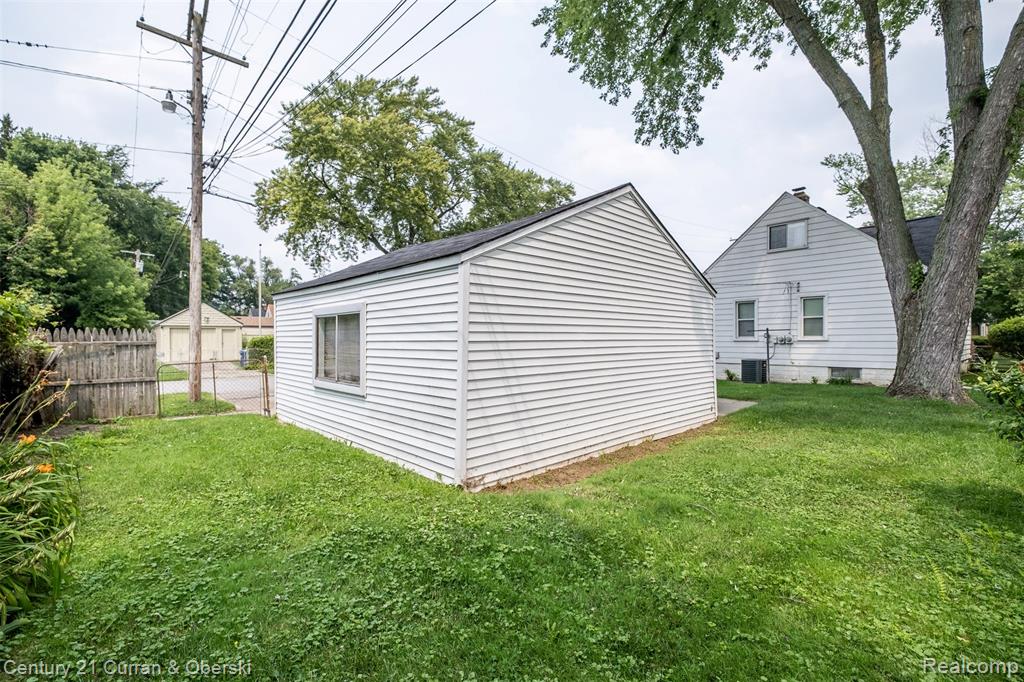 9663 Columbia, Redford, MI 48239 — Photo 49