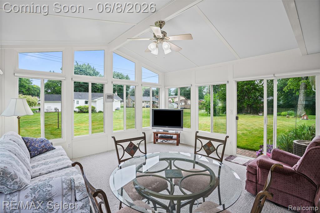 1333 Hidden Oaks Court, Flint, MI 48507 — Photo 9