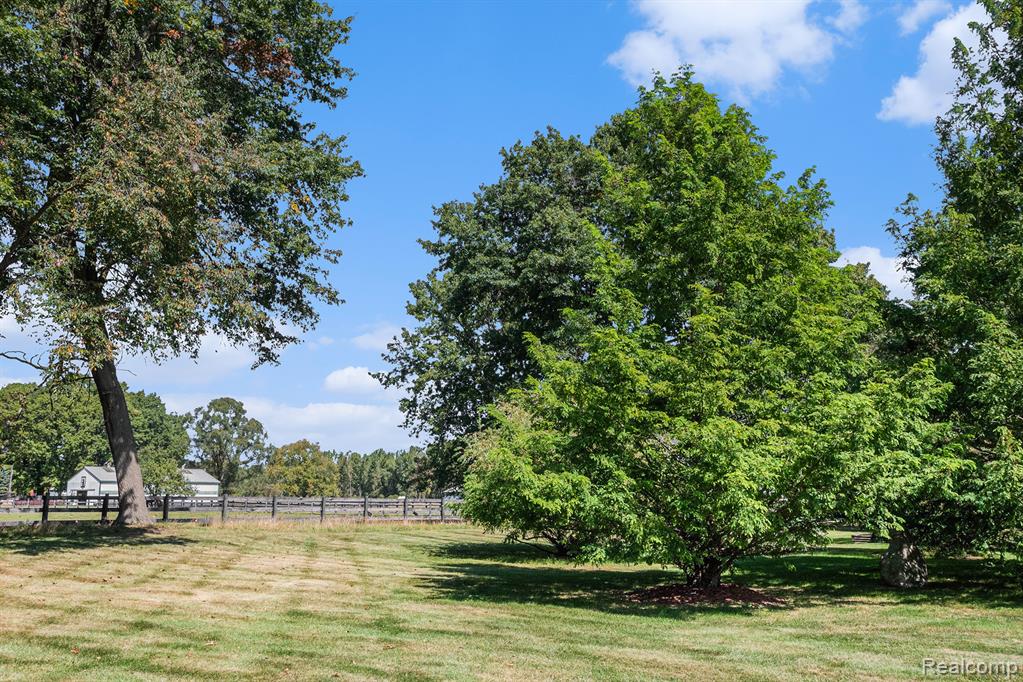 4041 Deer Run Trail, Holly, MI 48442 — Photo 27