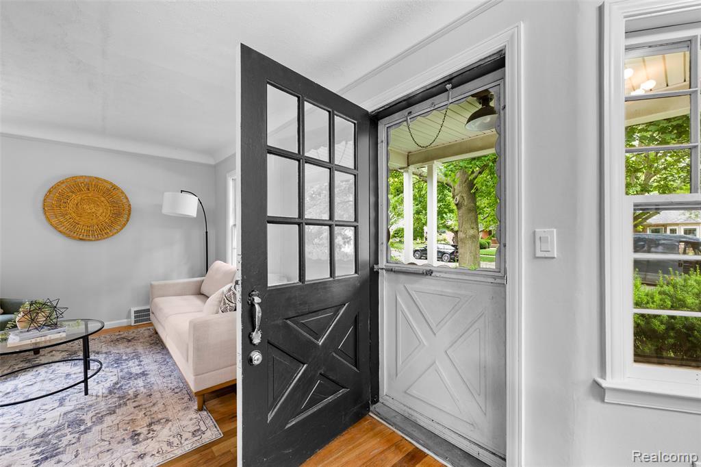 414 Aqua Court, Royal Oak, MI 48073 — Photo 5