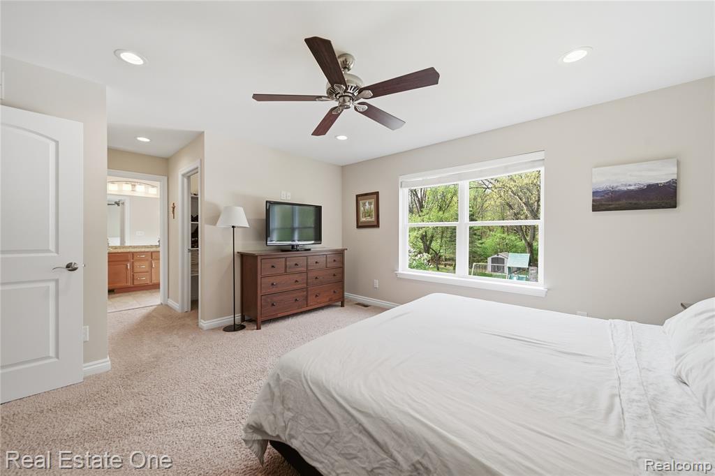 8915 Gittins Street, Commerce Twp, MI 48382 — Photo 16