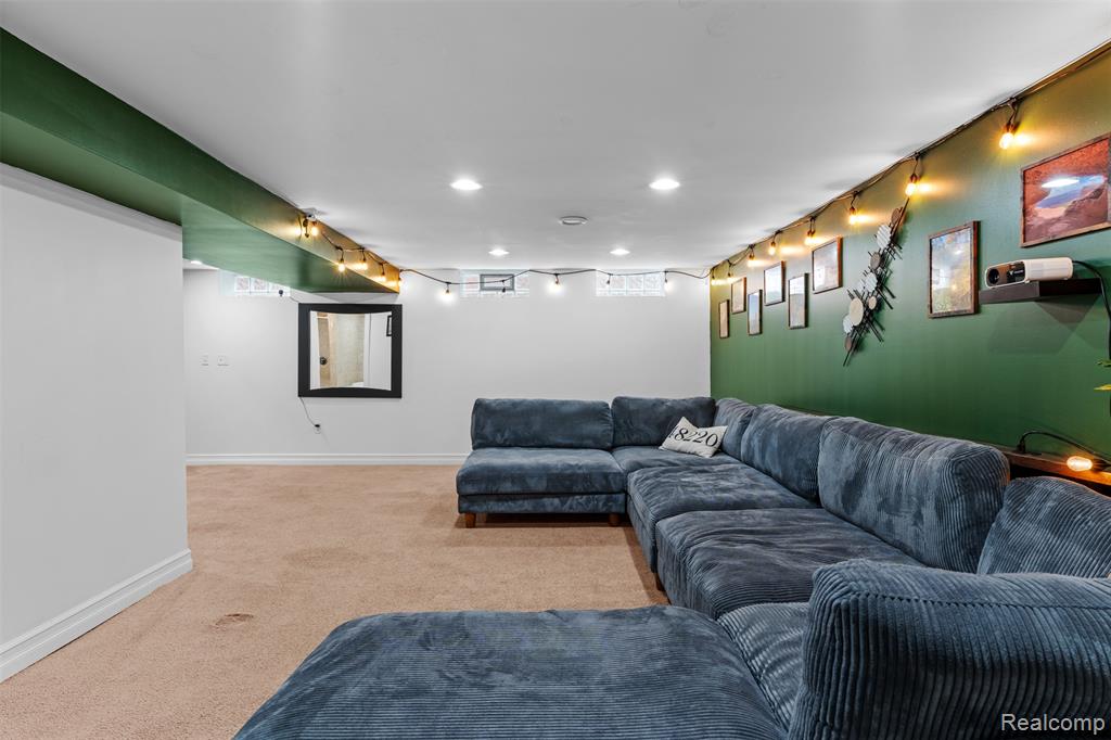 926 Parliament Avenue, Madison Heights, MI 48071 — Photo 18