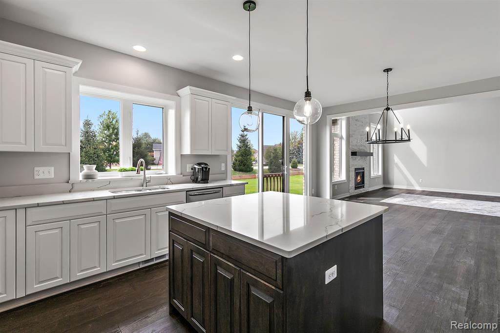 45190 TWIN RIVER Drive, Macomb, MI 48044 — Photo 29