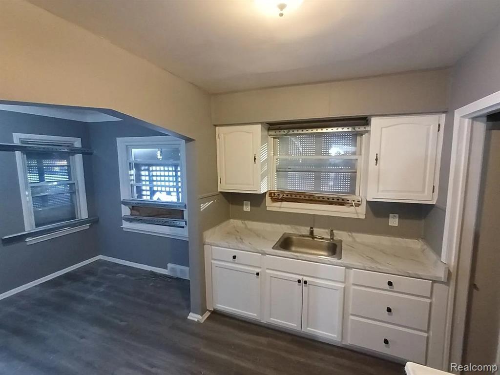 17851 Strasburg Street, Detroit, MI 48205 — Photo 4