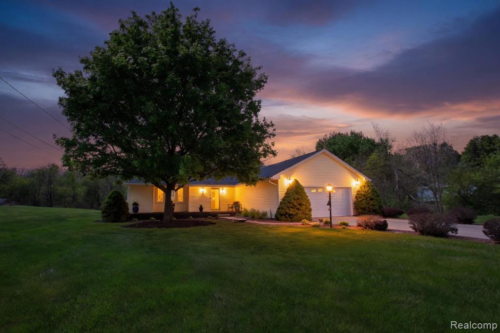 8336 Rondale Drive, Grand Blanc, MI 48439 — Photo 32
