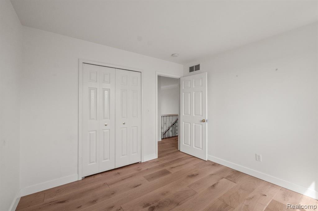 7870 GREENE FARM Drive, Ypsilanti, MI 48197 — Photo 27