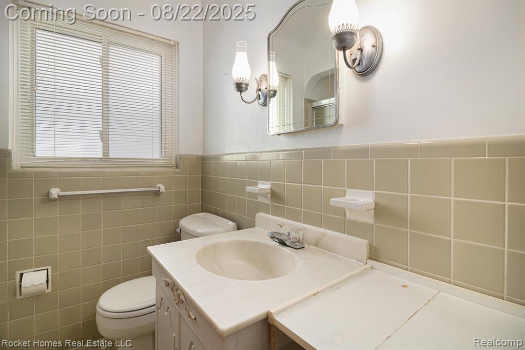 44620 W 11 Mile Road, Novi, MI — Photo 11