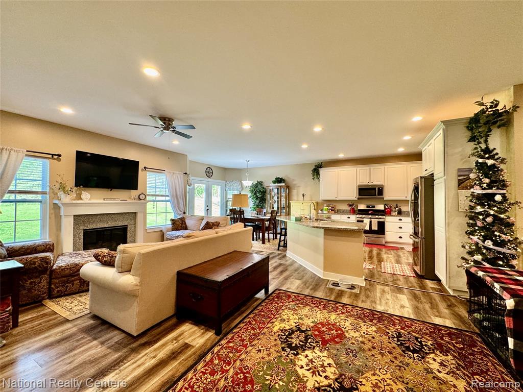 7478 Village Court, 27, Davisburg, MI 48350 — Photo 17