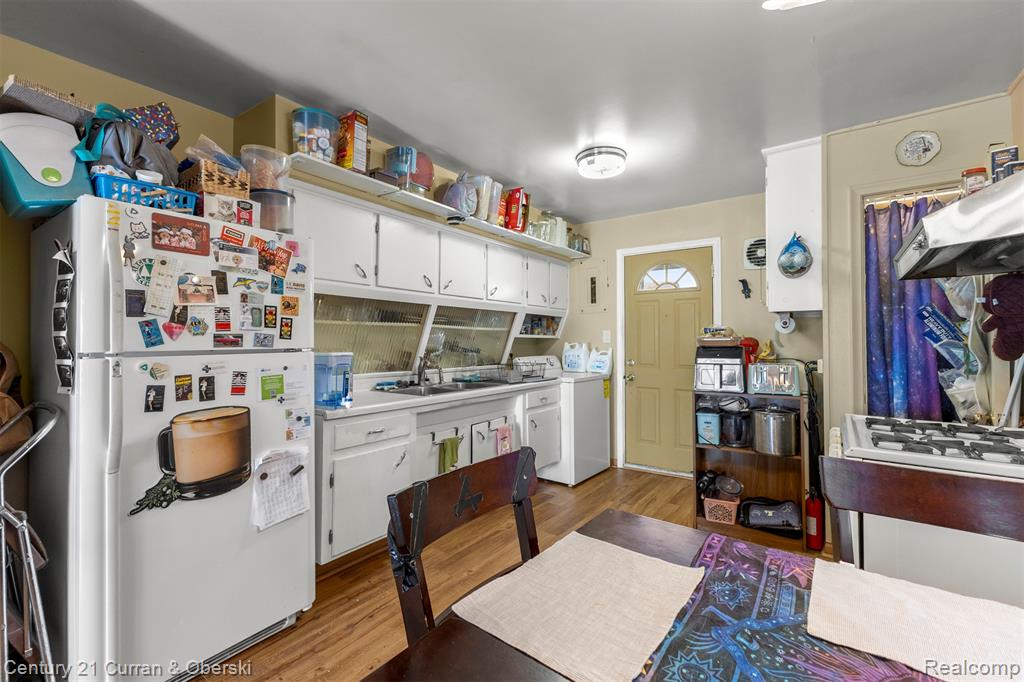 8075 William Street, Taylor, MI 48180 — Photo 16