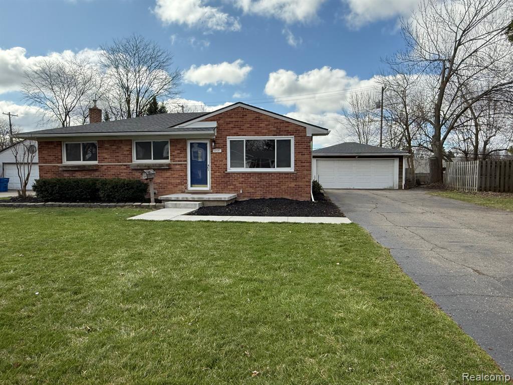6035 GRAPER Drive, Waterford, MI 48329 — front exterior