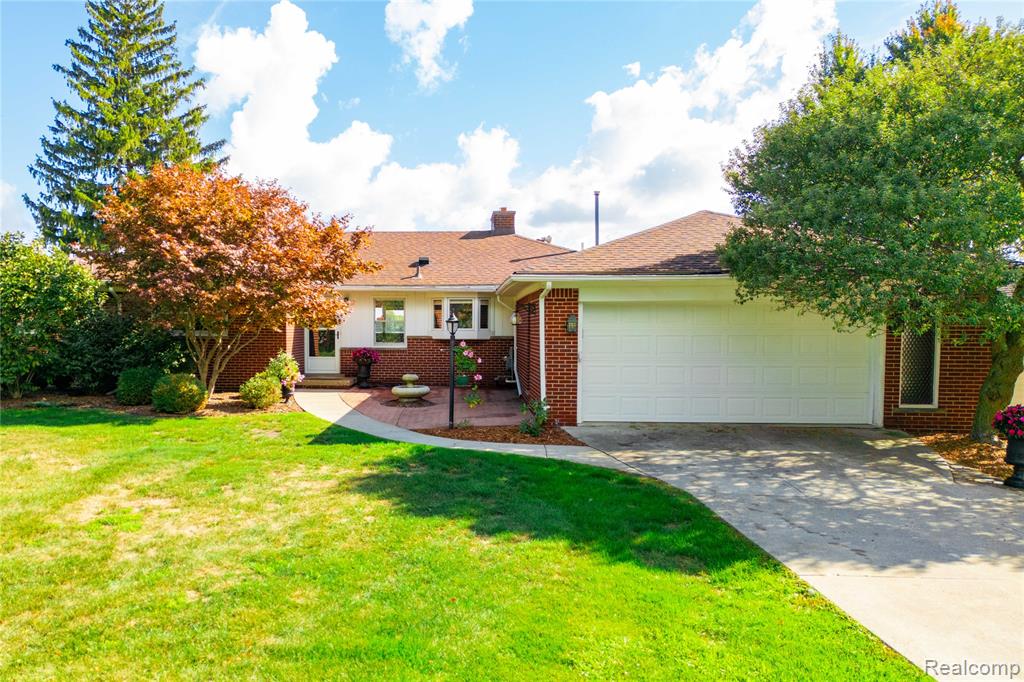 27627 Elba Drive, Grosse Ile, MI 48138 — front exterior
