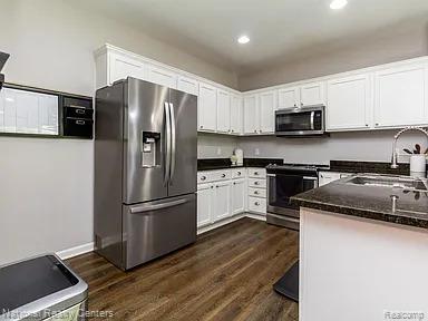 5439 TWIN OAKS Drive, Sterling Heights, MI 48314 — Photo 9