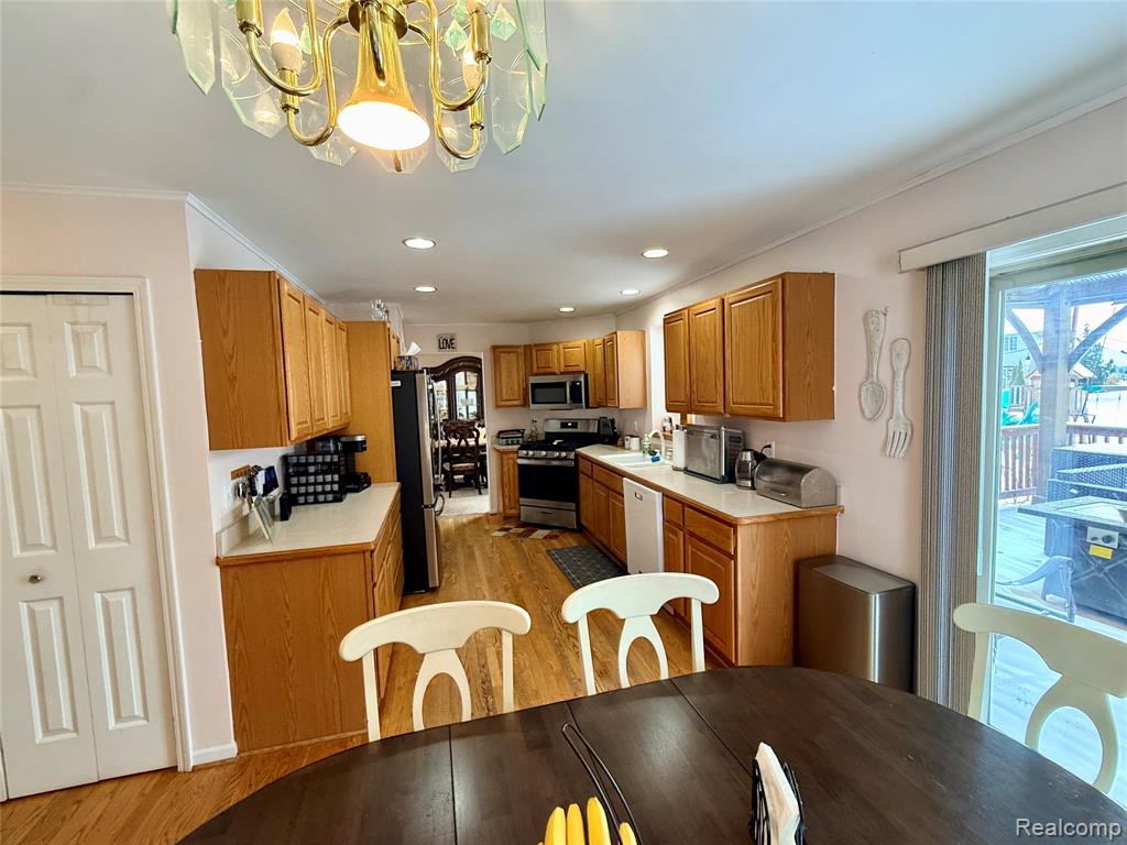 7586 Paradise Drive, Grand Blanc, MI 48439 — Photo 18