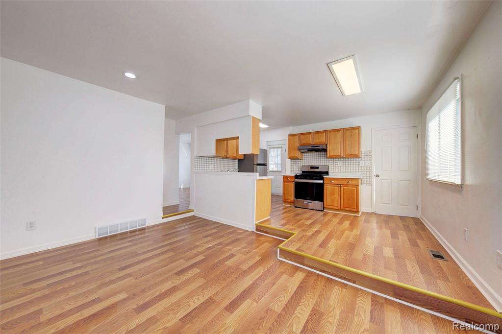 35030 Michelle Drive, Romulus, MI 48174 — Photo 14