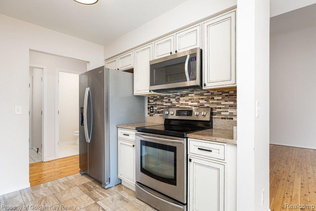 573 WINWOOD, Unit 34, Walled Lake, MI 48390 — Photo 8