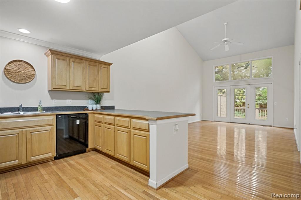 55511 BOARDWALK Drive, Shelby Twp, MI 48316 — Photo 5