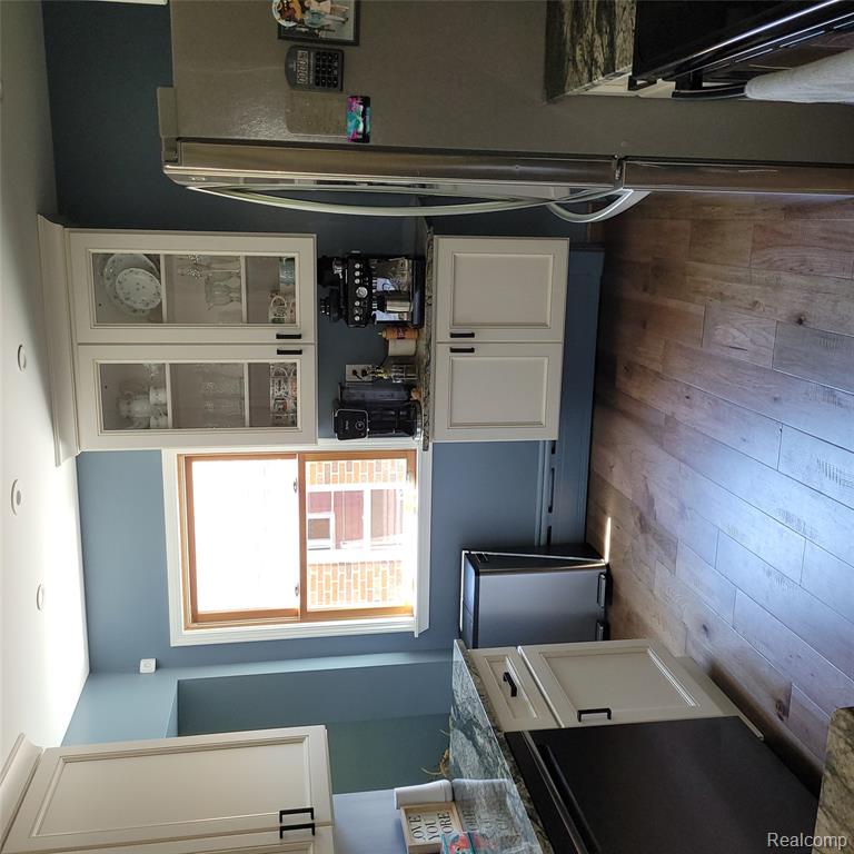 24640 Huron River Drive, Rockwood, MI — Photo 12