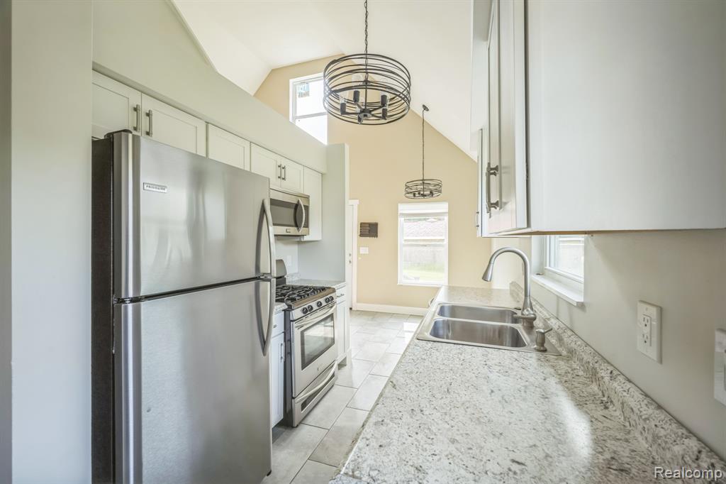 6195 Falkenbury Road, North Branch, MI 48461 — Photo 9