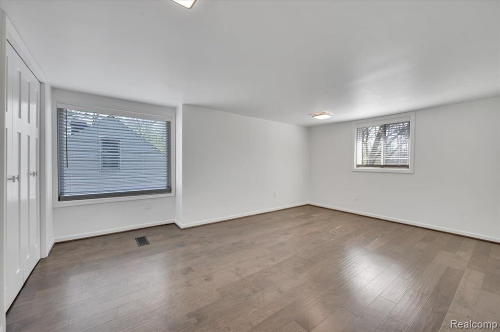 2155 Avondale, Sylvan Lake, MI 48320 — Photo 25